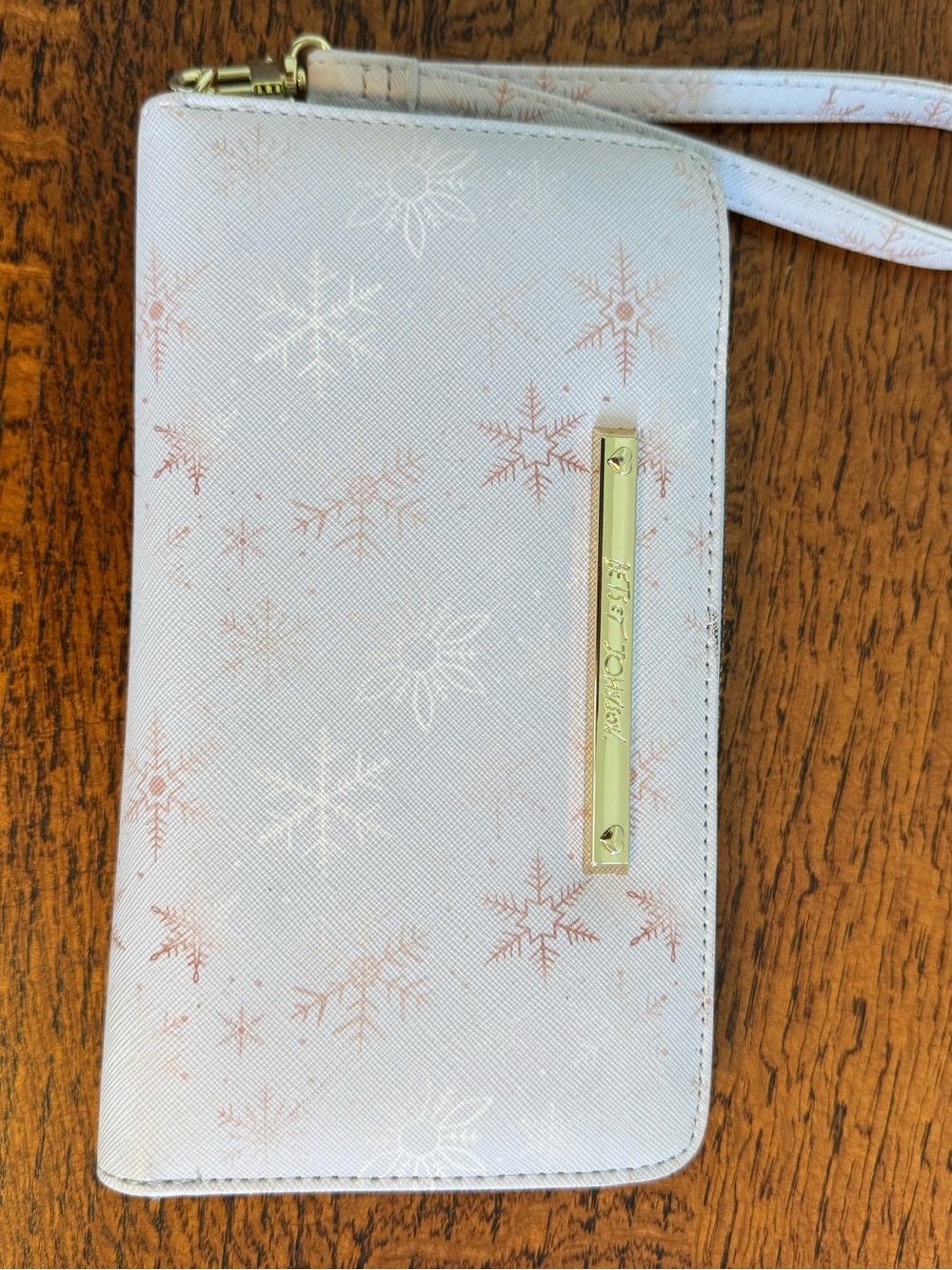 Betsey Johnson Rose Gold Snowflake Wristlet-Like New - Picture 3 of 12